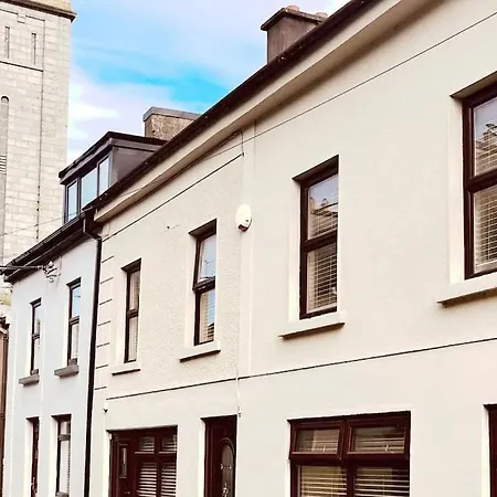 Clancy Brothers Homestead アパート