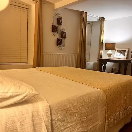 Clancy Brothers Homestead Apartment *